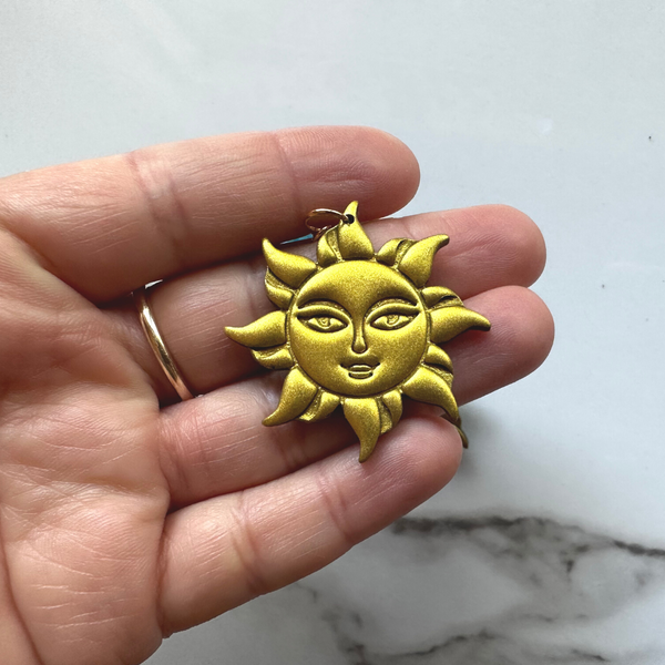 087 - Sassy Sun Cutter