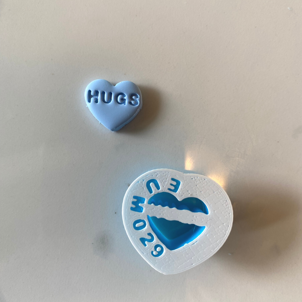 029 - HUGS Conversation Heart Stud