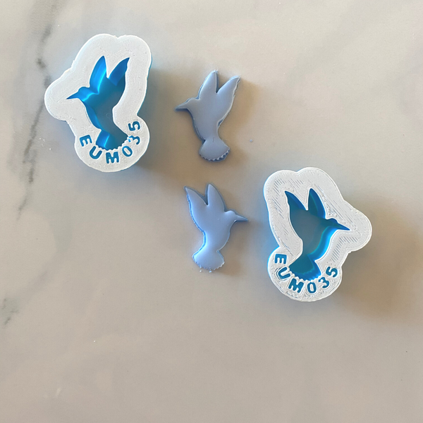 035 - Mirrored Hummingbirds