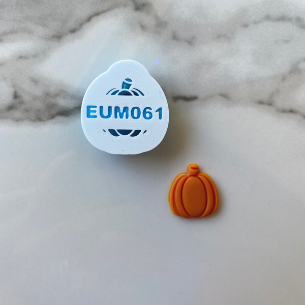 061 - Pumpkin Stud