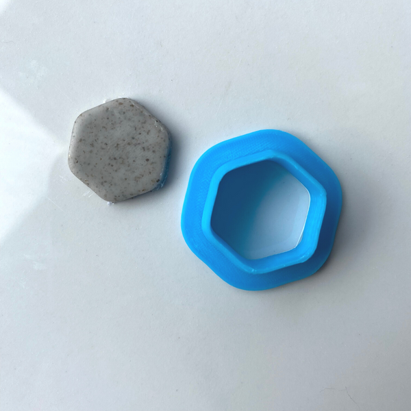 024 - Hexy Stud