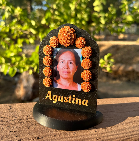 Simple Cempasúchil Photo Frame